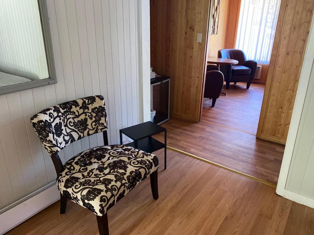 Merland Park Cottages And Motel بيكتون المظهر الخارجي الصورة
