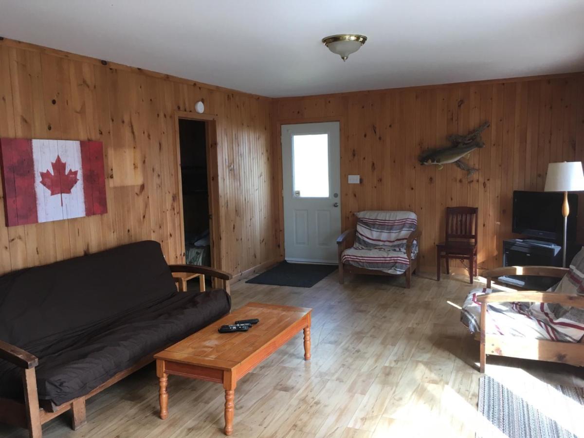 Merland Park Cottages And Motel بيكتون المظهر الخارجي الصورة