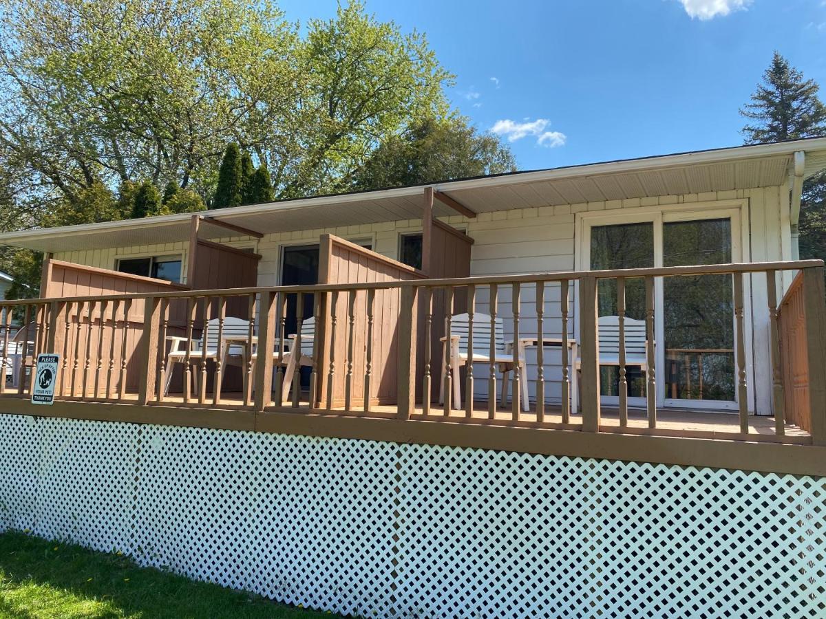 Merland Park Cottages And Motel بيكتون المظهر الخارجي الصورة
