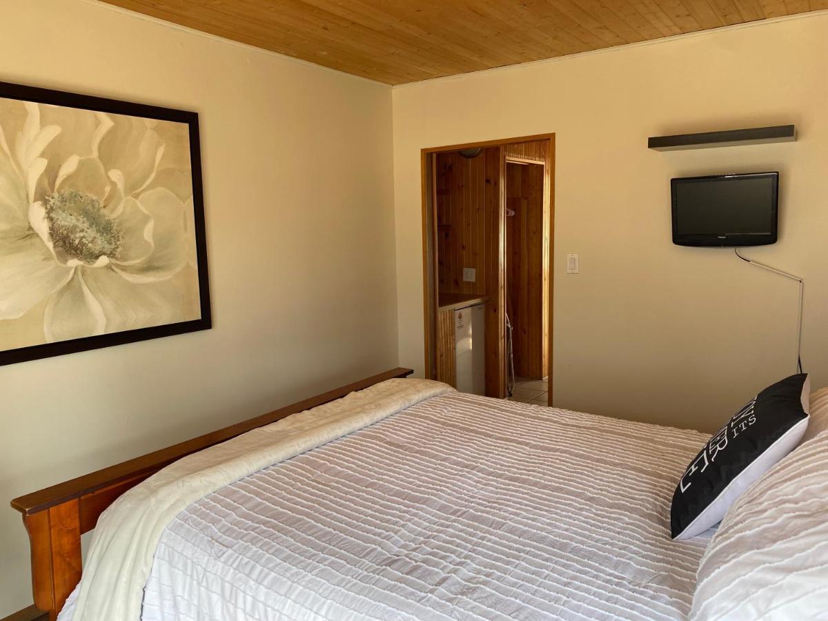 Merland Park Cottages And Motel بيكتون المظهر الخارجي الصورة