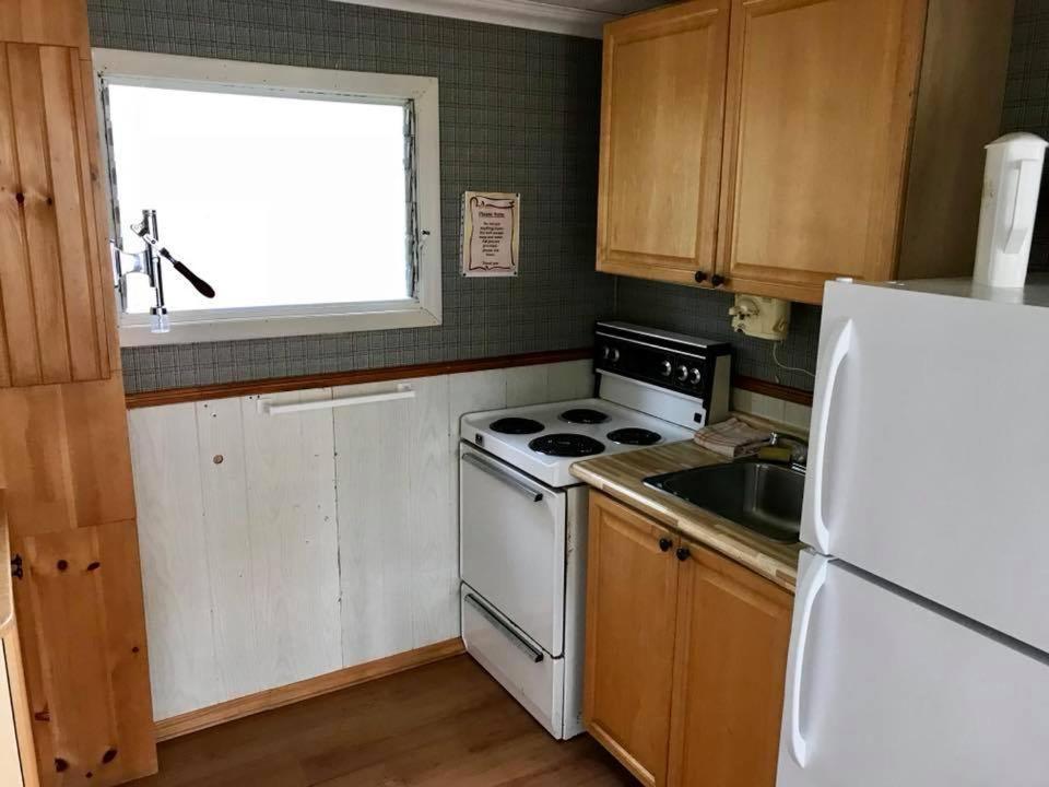 Merland Park Cottages And Motel بيكتون المظهر الخارجي الصورة