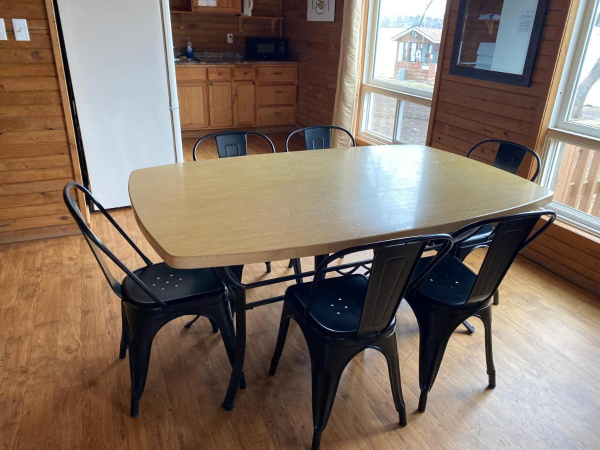 Merland Park Cottages And Motel بيكتون المظهر الخارجي الصورة